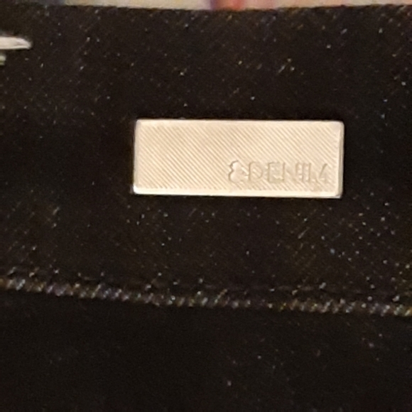 New H&M Premium Freefit® Skinny Jeans - Picture 6 of 11